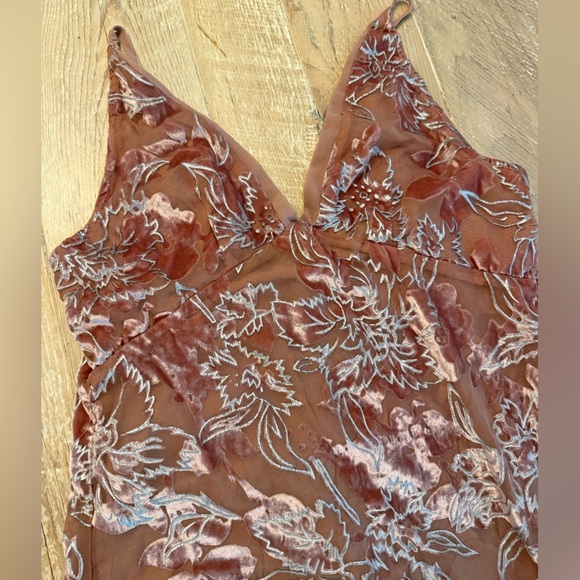 Lulus Katrin Mauve Burnout Velvet Floral Print Midi Dress medium - Picture 3 of 8